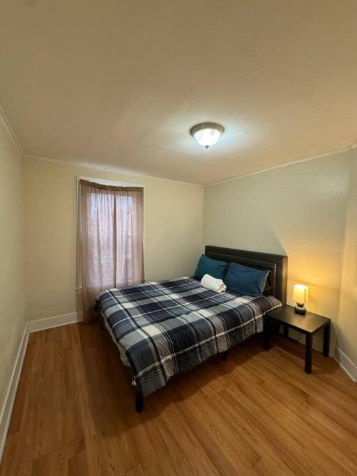 Comforting Getaway-Sleeps 6-Walk To Falls! Niagara Falls Exterior foto