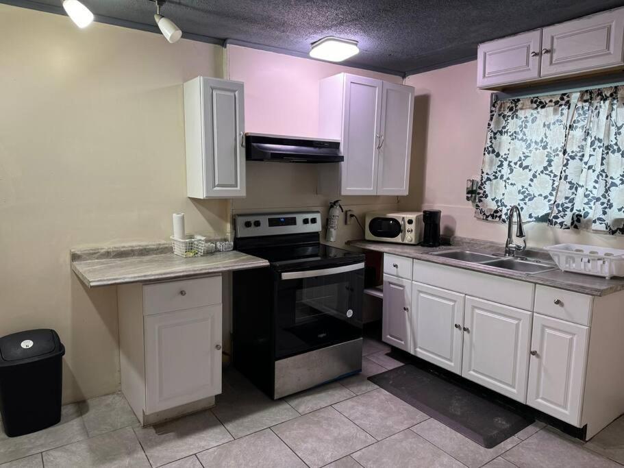 Comforting Getaway-Sleeps 6-Walk To Falls! Niagara Falls Exterior foto
