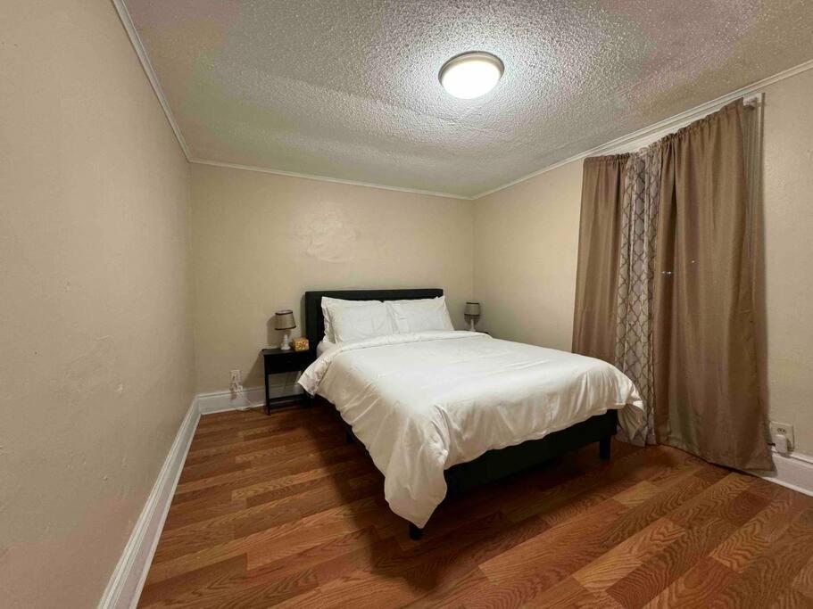Comforting Getaway-Sleeps 6-Walk To Falls! Niagara Falls Exterior foto