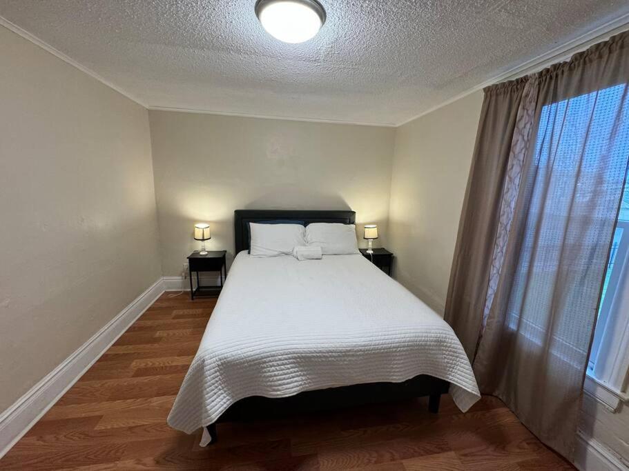 Comforting Getaway-Sleeps 6-Walk To Falls! Niagara Falls Exterior foto